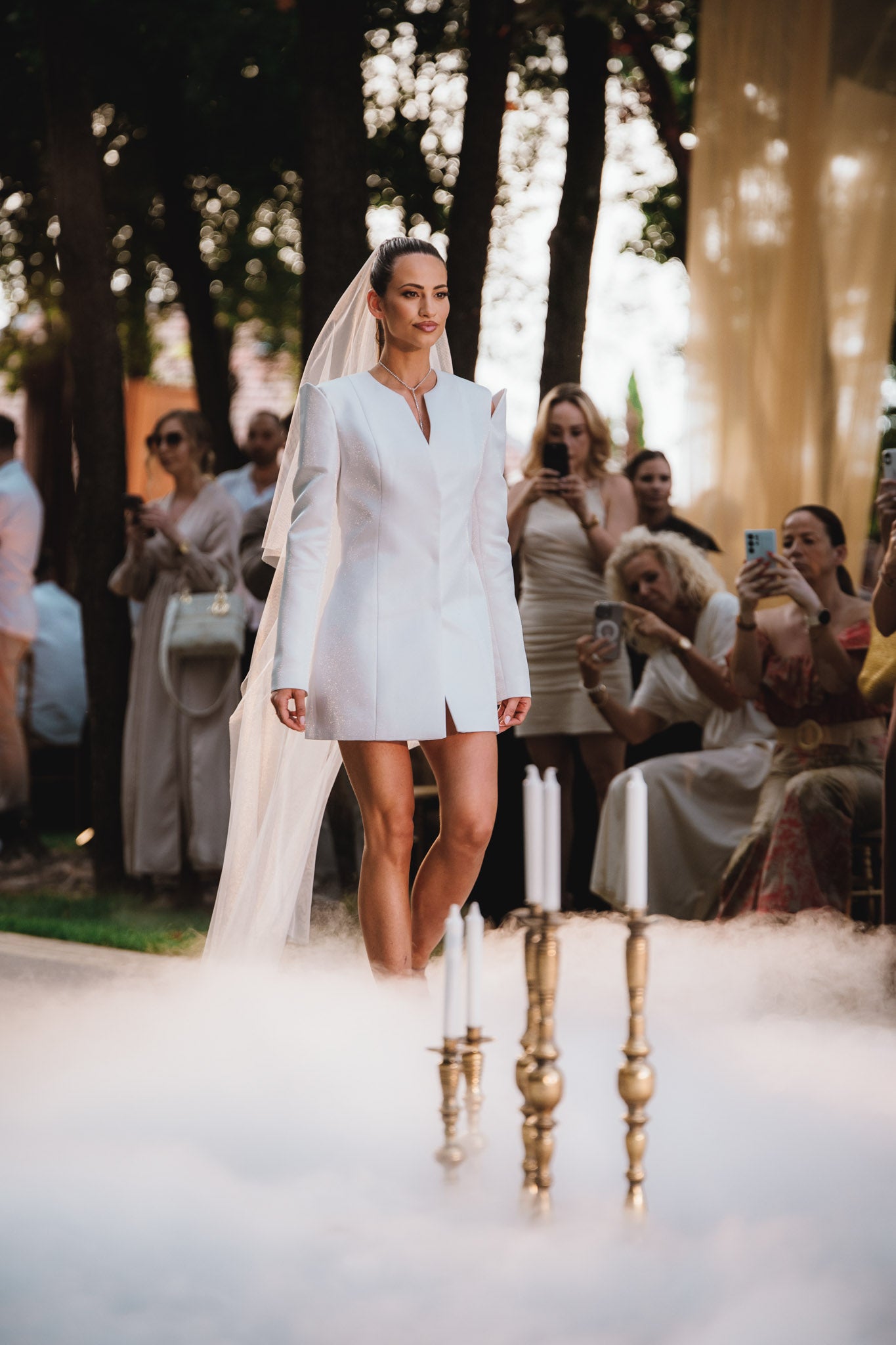Minimal Shiny White Blazer